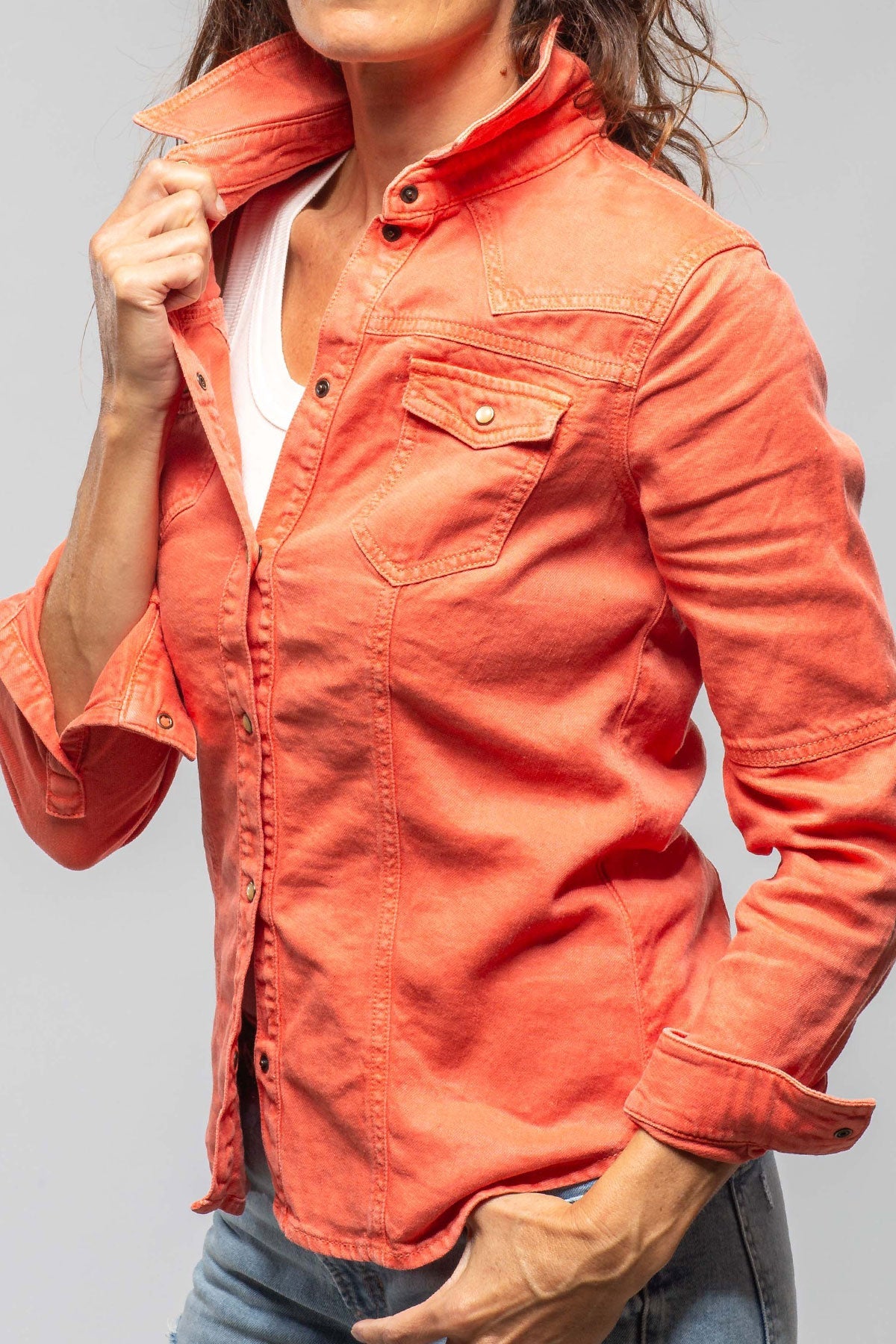 Axel's Premium Denim Yarmony Linen-Cotton Snap Shirt In Tropicale | Ladies - Snap Shirts