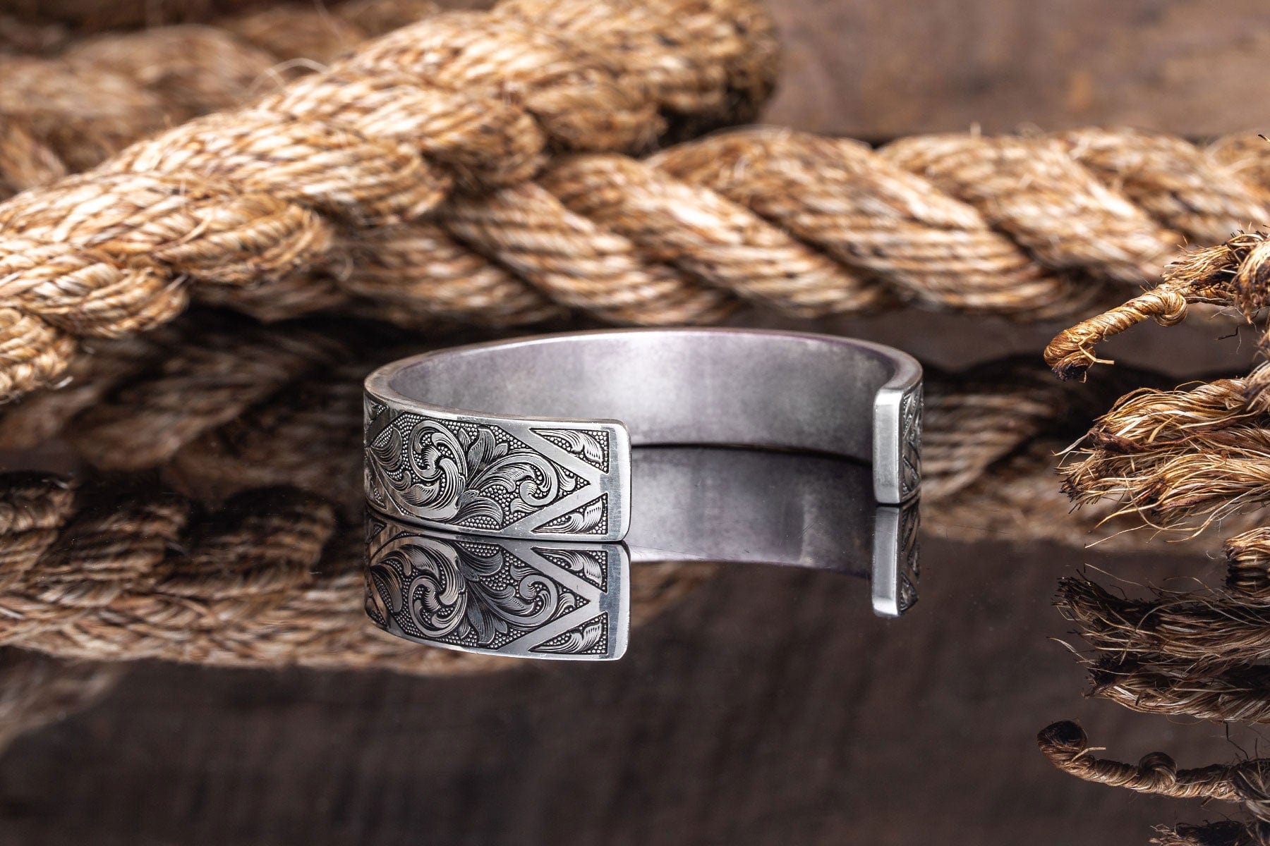 Alberta Engraved Bracelet - AXEL'S