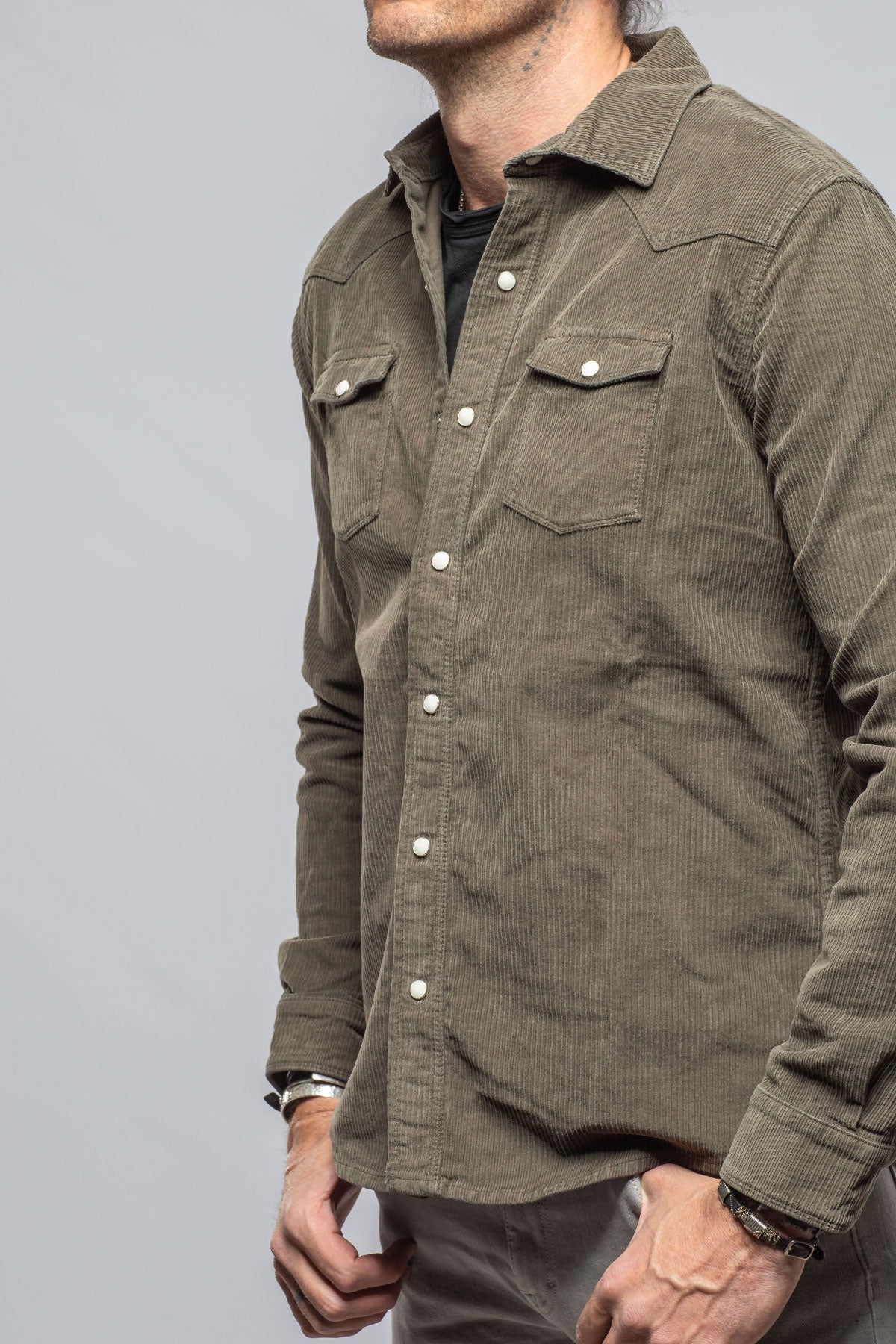 Axel's Premium Denim | Brooks Corduroy Snap Shirt In Army | Mens - Snap Shirts
