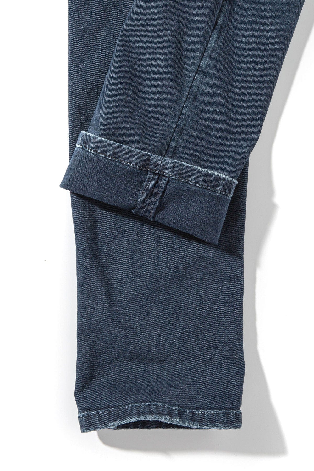 Silverton Worn-In Slim Straight Denim In Blu Oxford - AXEL'S