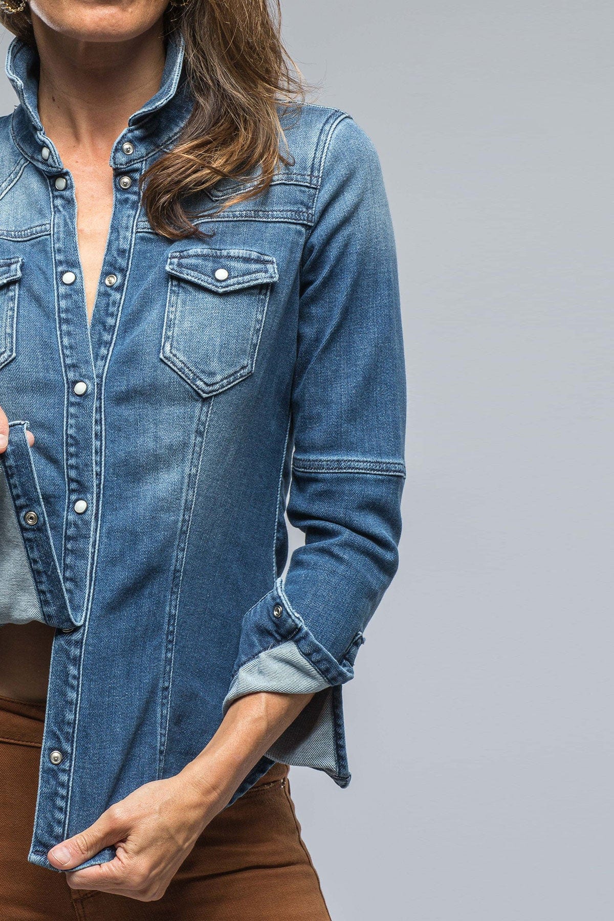 Maddi Fitted Western Shirt in Mid Dark Blue - AXEL'S