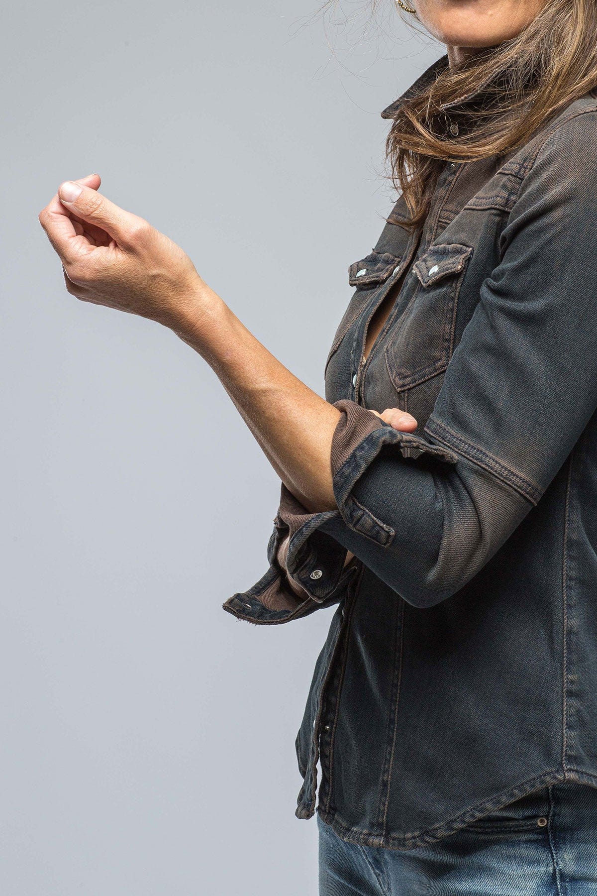 Maddi Fitted Western Snap Shirt In Brown Over Dye - AXEL'S