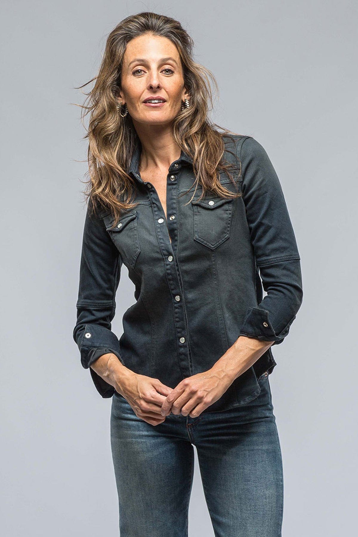 Maddi Fitted Western Snap Shirt In Antracite - AXEL'S