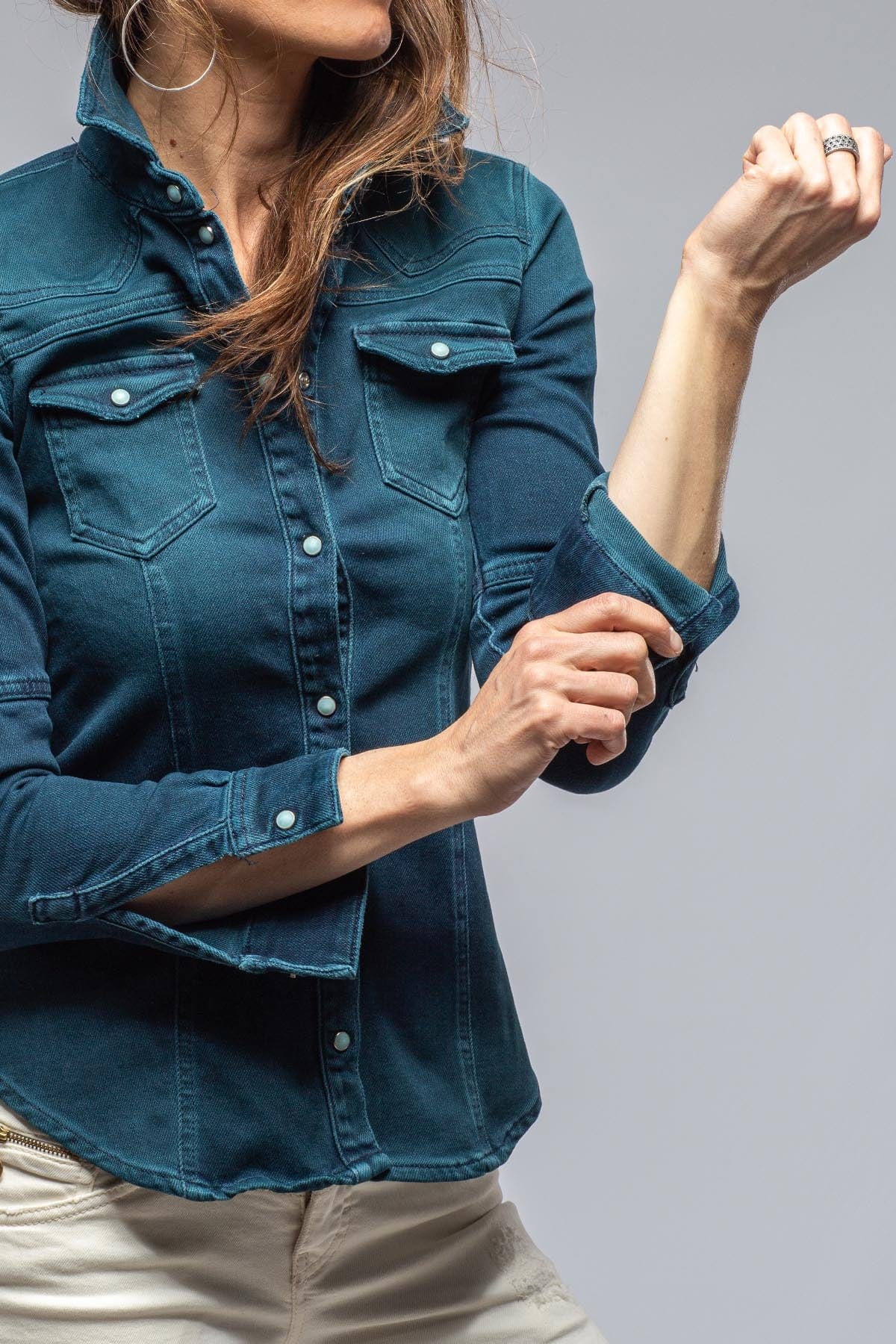 Maddi Fitted Western Snap Shirt In Petrol Over Dye - AXEL'S