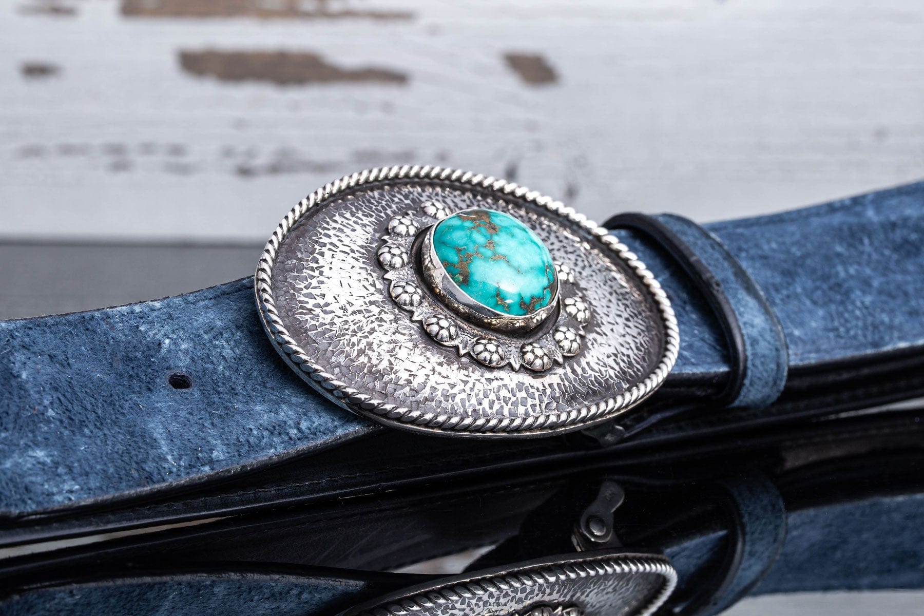 AQR50 Turquoise Hammered Trophy Buckle - AXEL'S