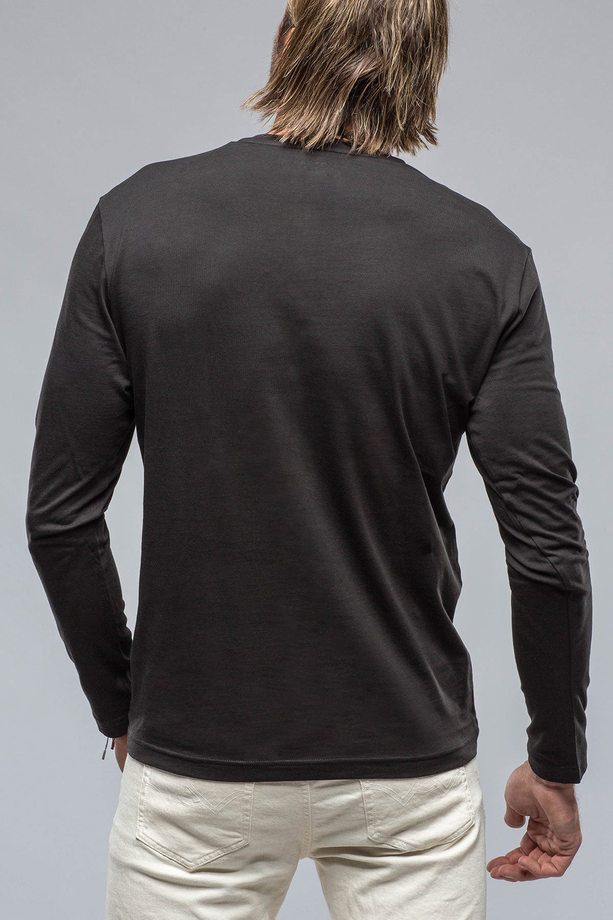 Georg Roth | Del Mar LS V-Neck in Black | Mens - Shirts - T-Shirts