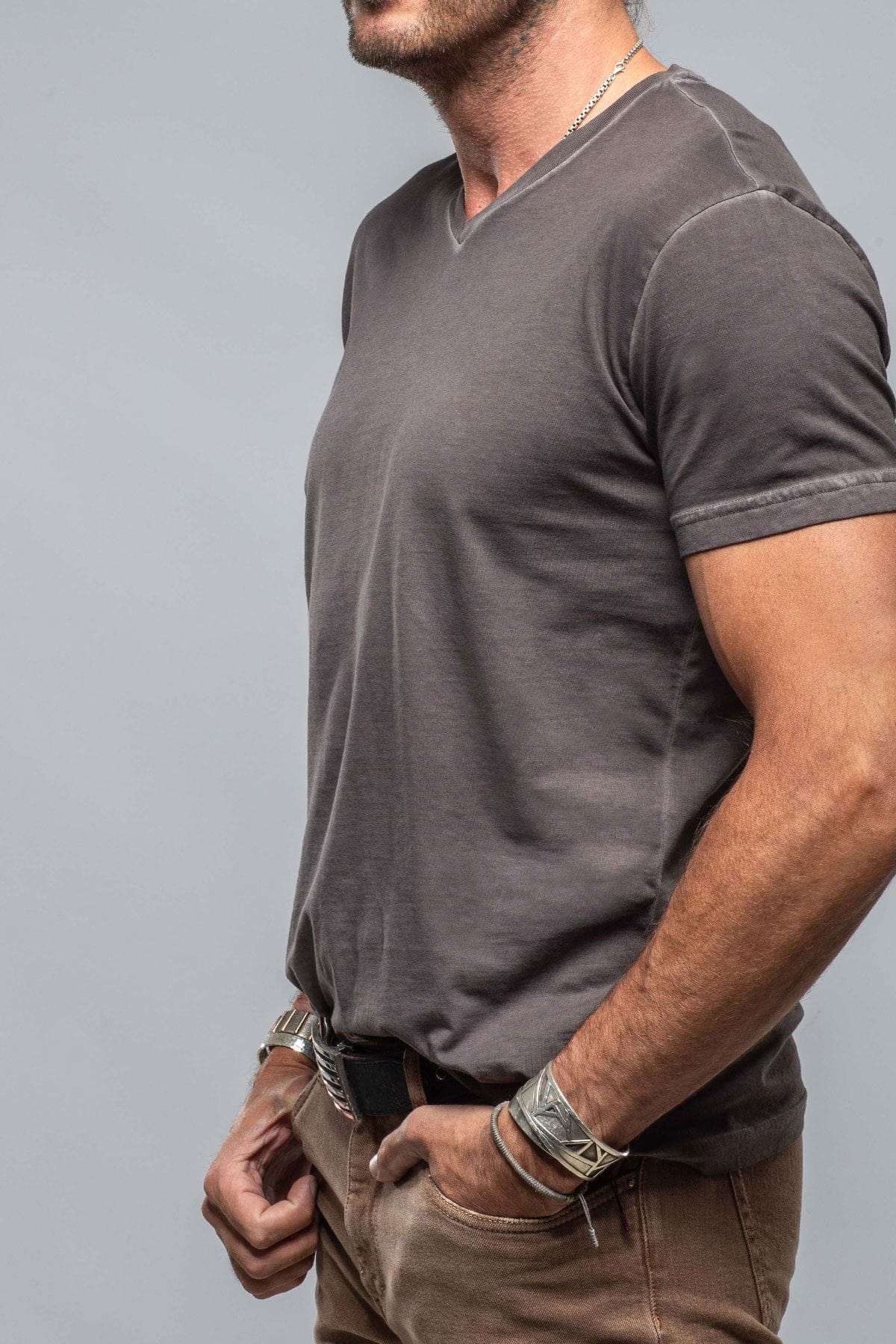 Siena Cotton V Neck In Basalt - AXEL'S