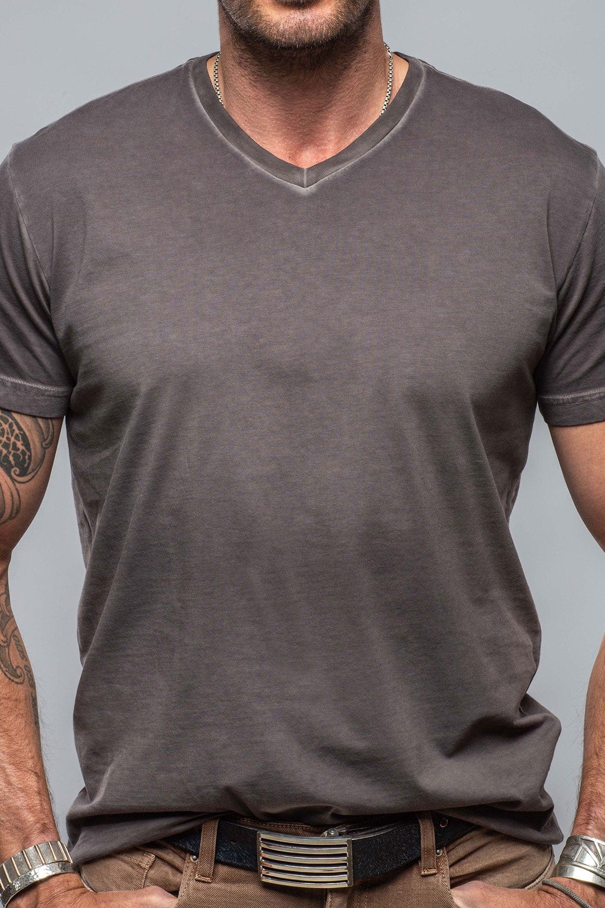 Siena Cotton V Neck In Basalt - AXEL'S
