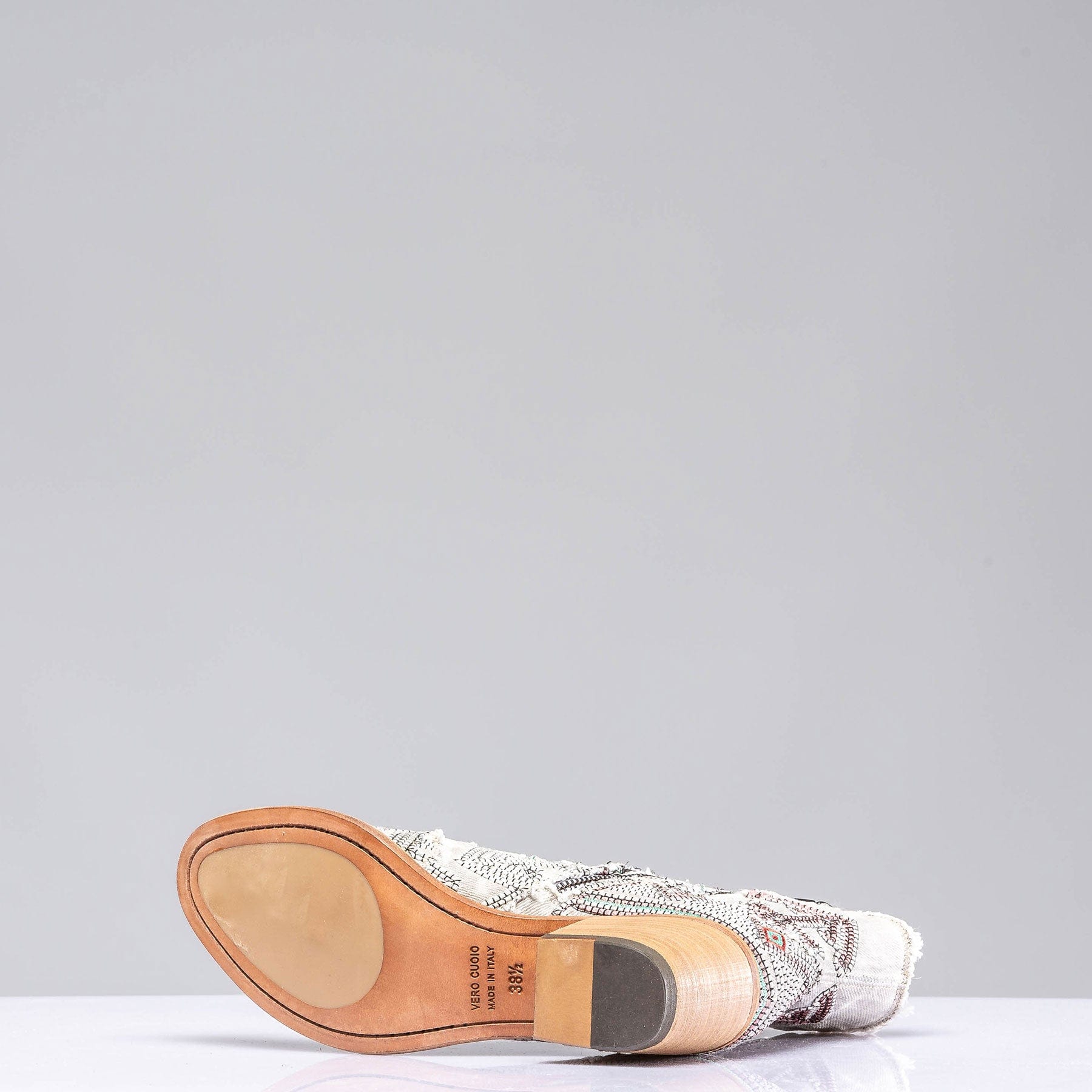 Minerva Boot In White W/ Blk & Pink Embroidery - AXEL'S