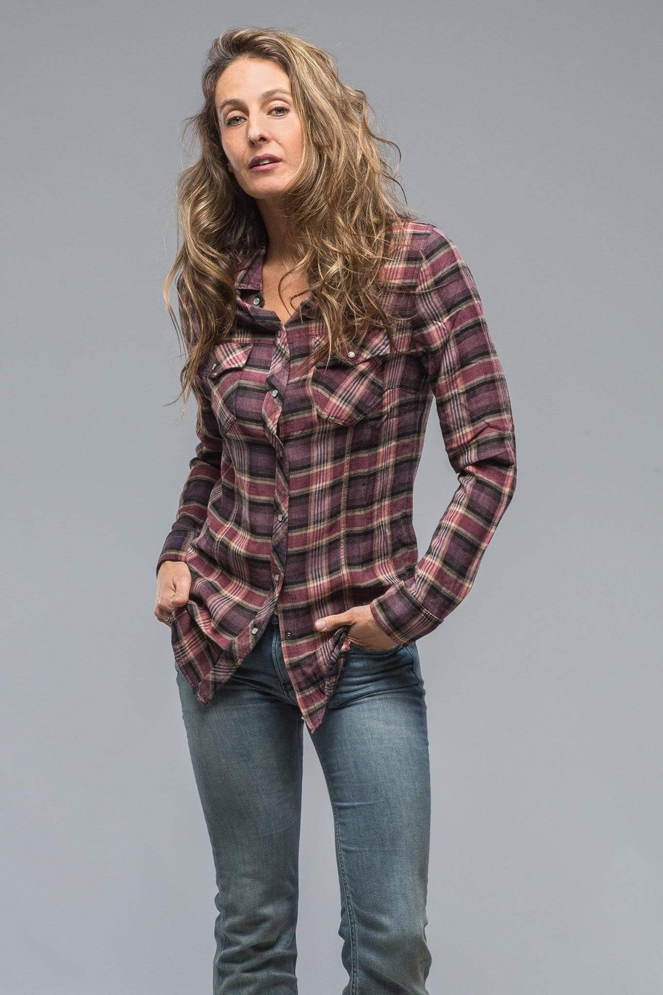 Tara Fitted Tartan Snap Shirt in Mauve - AXEL'S