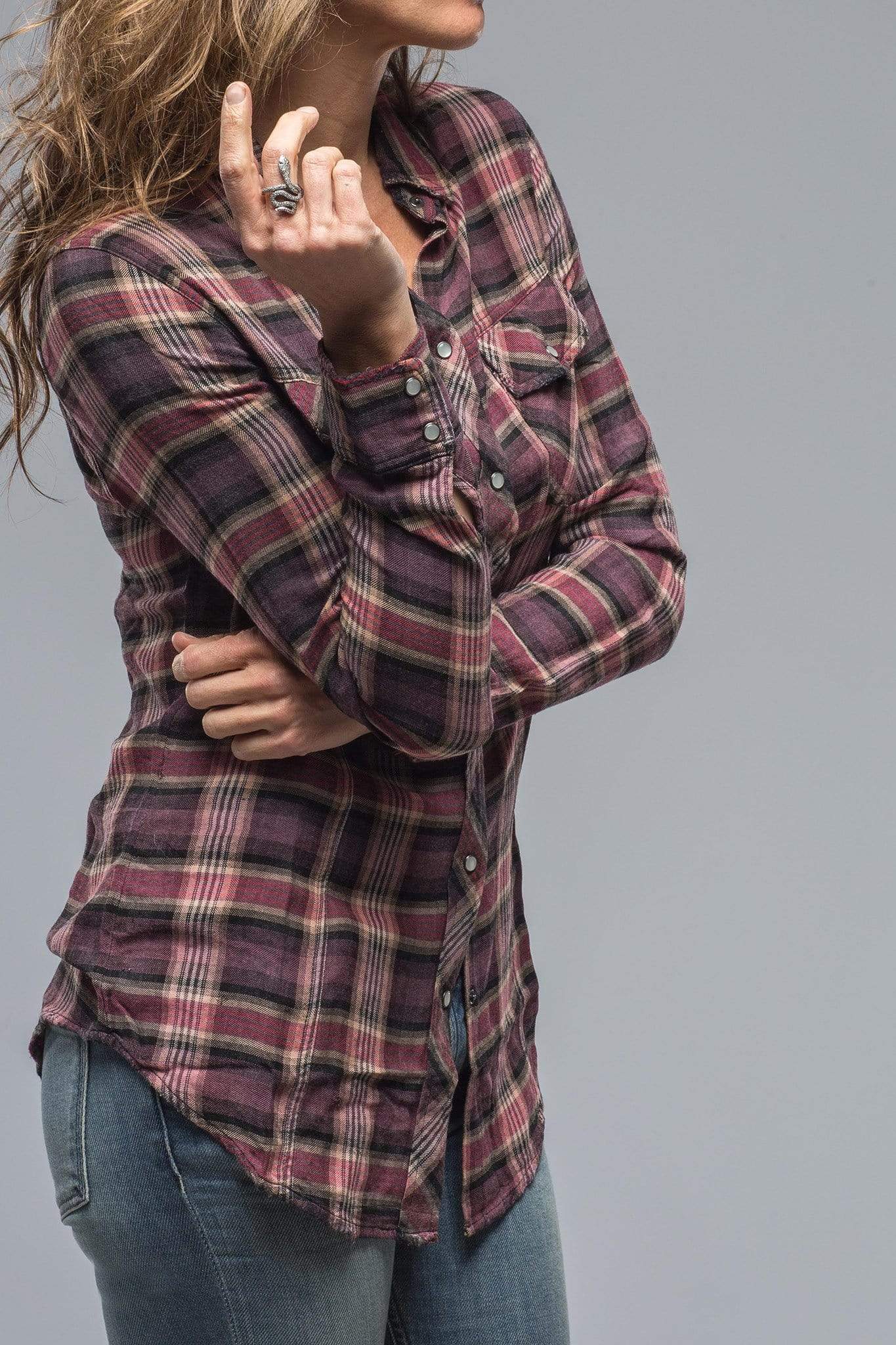 Tara Fitted Tartan Snap Shirt in Mauve - AXEL'S