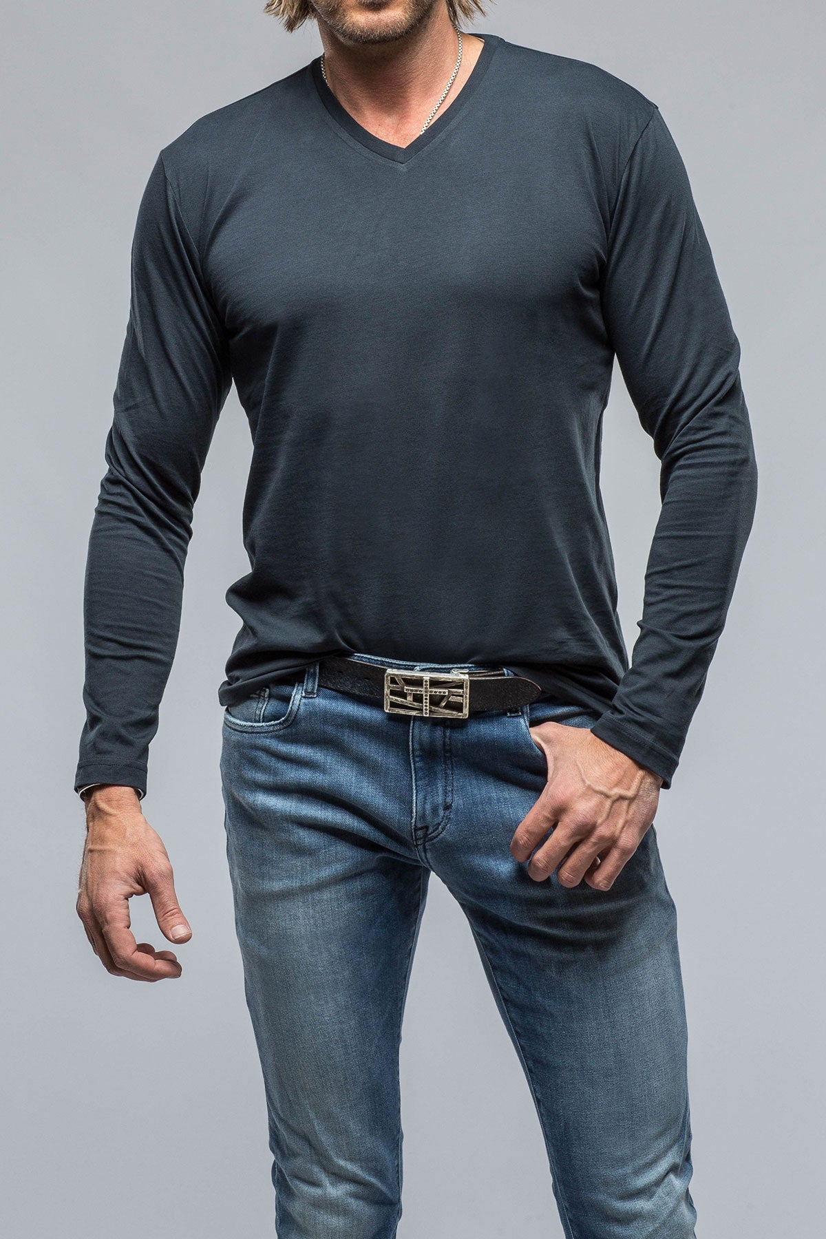 Del Mar LS V-Neck in Navy | Mens - Shirts - T-Shirts | Georg Roth