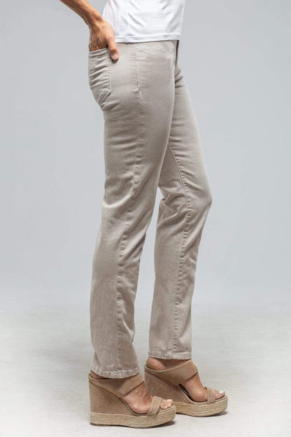 Jonesy Straight Cropped Jean In Stone - AXEL'S