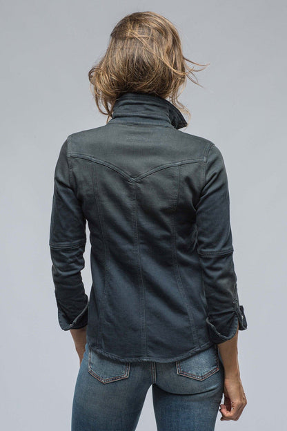 Maddi Fitted Western Snap Shirt In Antracite - AXEL'S