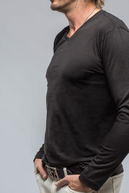 Del Mar LS V-Neck in Black - AXEL'S