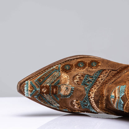 Juana Boot Embroidery In Camel - AXEL'S