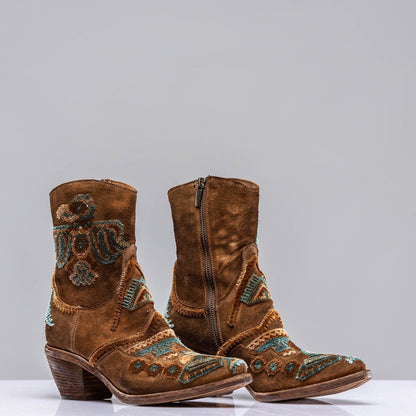 Juana Boot Embroidery In Camel - AXEL'S