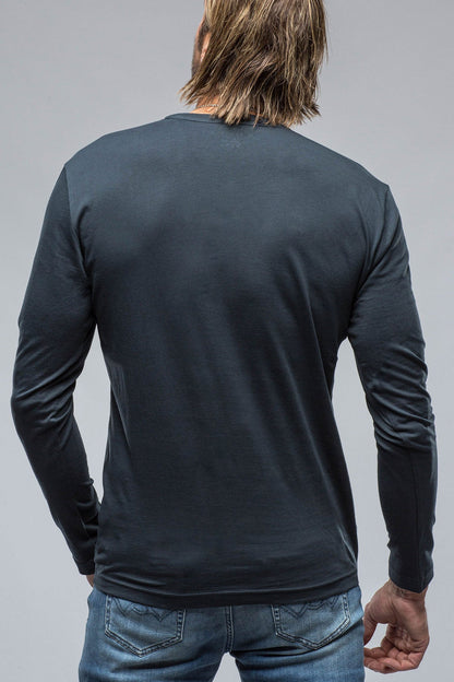 Del Mar LS V-Neck in Navy | Mens - Shirts - T-Shirts | Georg Roth