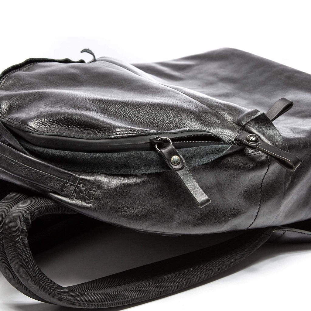 Zeek Zip Leather Backpack In Nero - AXEL'S